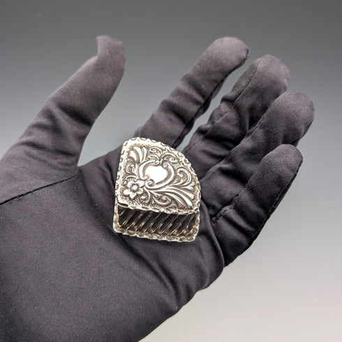 1893 年英國古董純銀扇形盒 14 克 Joseph Whitten