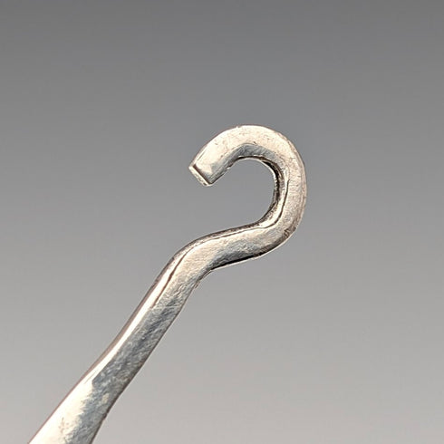 1903年 英国アンティーク 白蝶貝ハンドル 純銀ボタンフック Villiers&Jackson