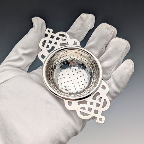 英国ヴィンテージ シルバープレート製ティーストレーナー