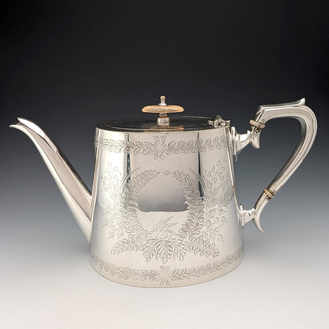 1900年頃 英国アンティーク シルバープレート製 ドラム型ティーポット 1900年頃 英国アンティーク シルバープレート製 ドラム型
