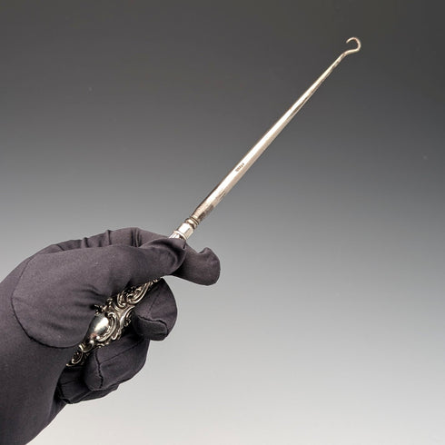 1897年 英国アンティーク 純銀ハンドル 大型ボタンフック Henry Matthews