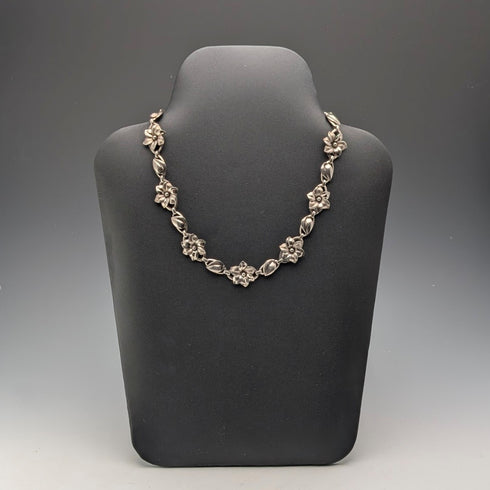 American vintage sterling silver flower design necklace 32g HSB