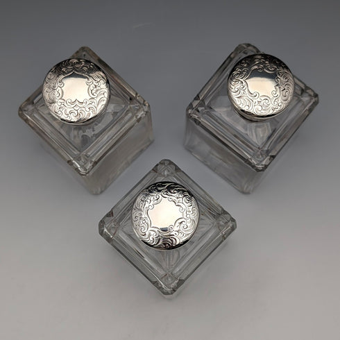 1867年 英国アンティーク 純銀蓋 ガラスボトル3個セット James Vickery