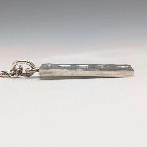 1977 British sterling silver jubilee ingot pendant and sterling silver chain, total weight 21g, Excalibur Jewellery①