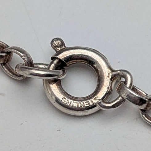 1977 British sterling silver jubilee ingot pendant and sterling silver chain, total weight 21g, Excalibur Jewellery①