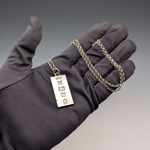 1977 British sterling silver jubilee ingot pendant and sterling silver chain, total weight 21g, Excalibur Jewellery②