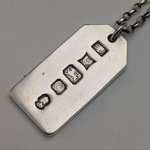 1977 British sterling silver jubilee ingot pendant and sterling silver chain, total weight 43g CJ