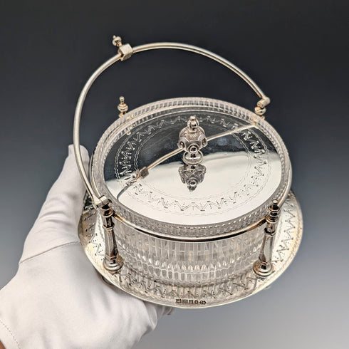 英國古董銀盤和雕花玻璃內黃油盤