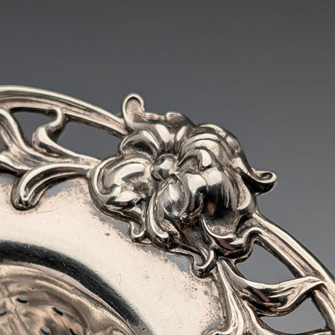 米国アンティーク 純銀製ティーストレーナー フローラル装飾