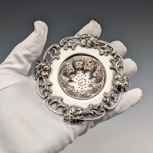 米国アンティーク 純銀製ティーストレーナー フローラル装飾