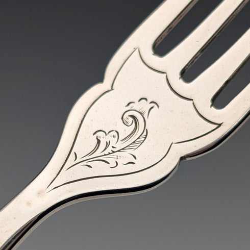 Circa 1905 British antique pure silver cutlery pair, total weight 71g, William Hutton