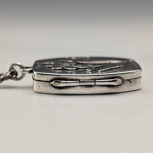 1908 年英國古董純銀花朵小盒子吊墜配純銀項鍊,共重 7.8 克,Sheldon Brothers