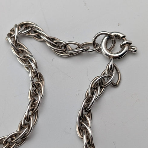 1975 年英國復古純銀大號盒式吊墜配純銀項鍊,共重 29.5 克,盒裝,Nathan Brothers