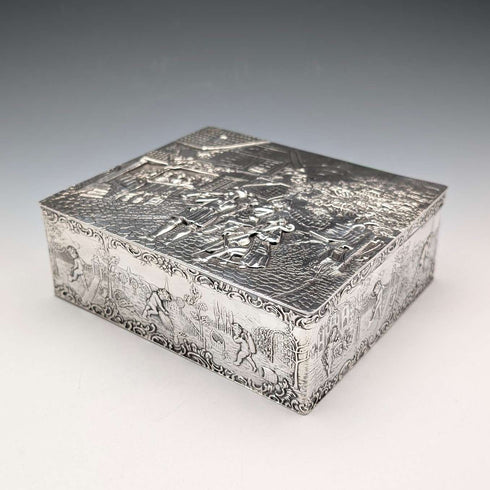 1912 British antique sterling silver large box with detailed decoration 444g George Bedingham Very good condition