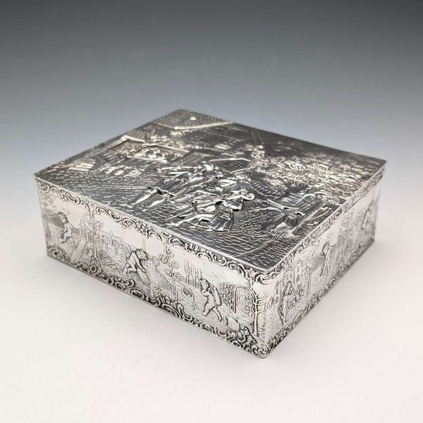 1912 British antique sterling silver large box with detailed decoration 444g George Bedingham Very good condition