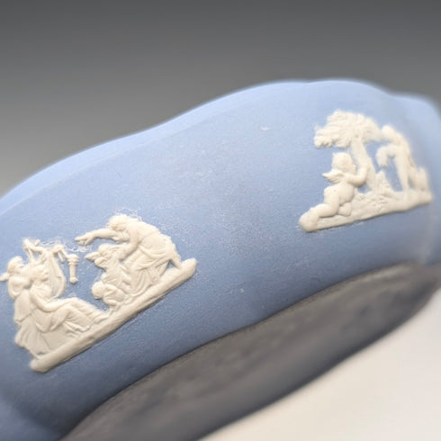 英国ヴィンテージ ウェッジウッド ジャスパーウェア製 丸型ボックス 小物入れ ペールブルー 蓋なし