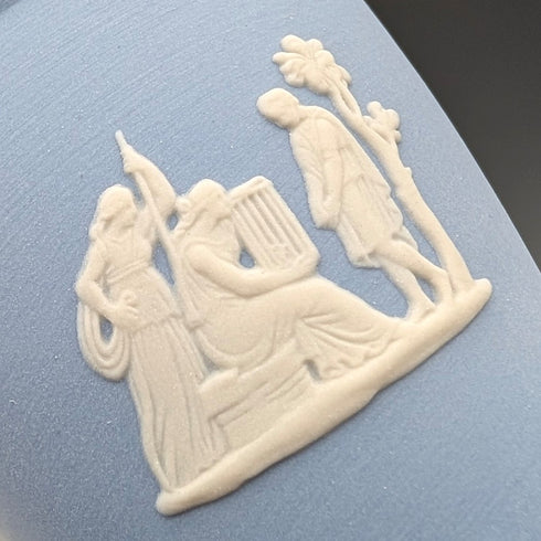 英国ヴィンテージ ウェッジウッド ジャスパーウェア製 花瓶 一輪挿し ペールブルー