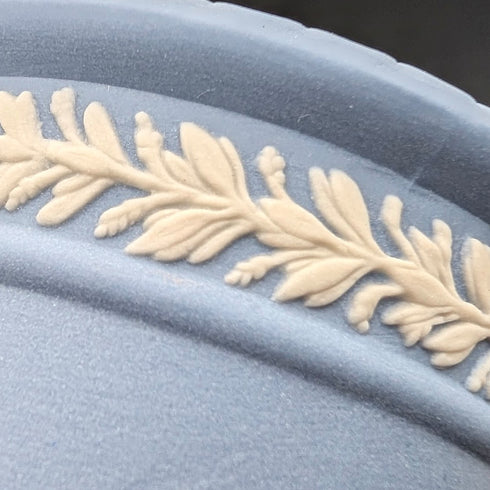 英国ヴィンテージ ウェッジウッド ジャスパーウェア製 花瓶 一輪挿し ペールブルー