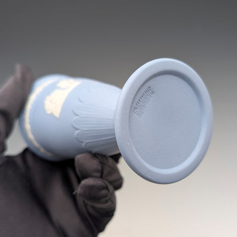 英国ヴィンテージ ウェッジウッド ジャスパーウェア製 花瓶 一輪挿し ペールブルー