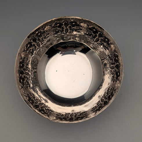 復古 830 銀塞浦路斯碗,附浮雕裝飾,83 克