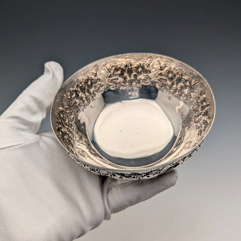 復古 830 銀塞浦路斯碗,附浮雕裝飾,83 克