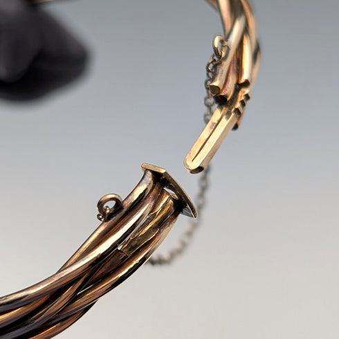 英國復古 10ct 軋金手鐲,搭配扭曲設計