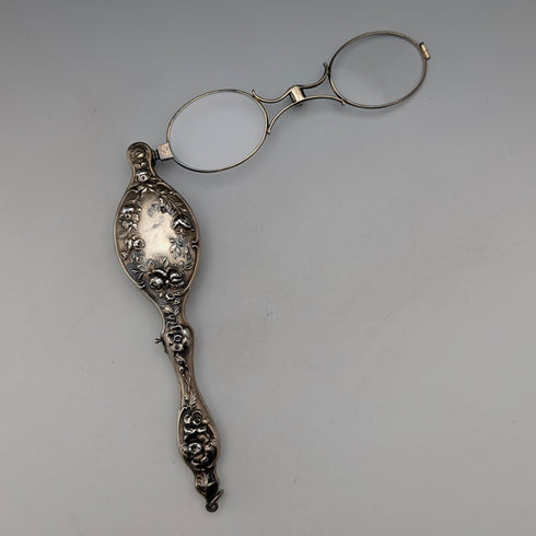 米国アンティーク 純銀製 ヴェルメイユ 細密装飾 携帯用折りたたみ式眼鏡 ロニエット