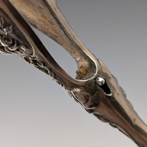 米国アンティーク 純銀製 ヴェルメイユ 細密装飾 携帯用折りたたみ式眼鏡 ロニエット