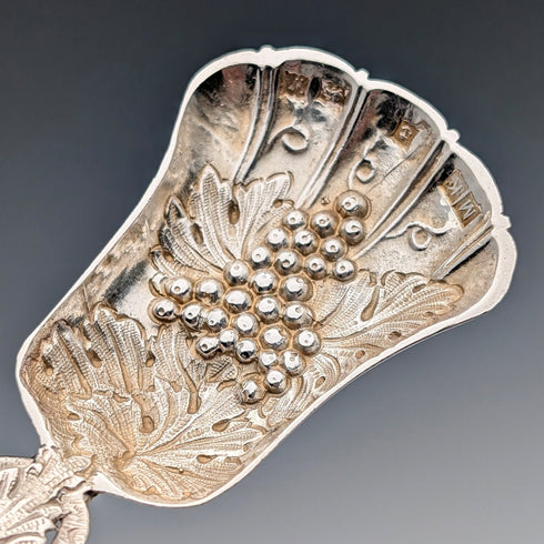 1971 British Vintage Sterling Silver Tea Caddy Spoon 27g Grape Decoration MK