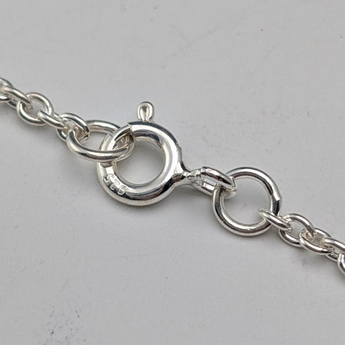 1977 年英國純銀禧年錠吊墜和純銀鍊,共重 32 克 L&N