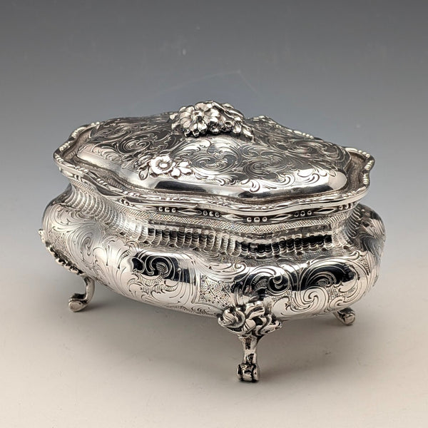 20 世紀早期德國古董 800 銀花卉裝飾大盒 372 克