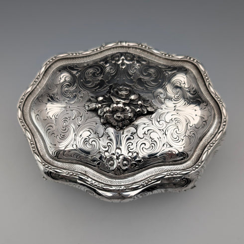 20世紀初頭 ドイツアンティーク 800シルバー製 フローラル装飾 大型ボックス 372g