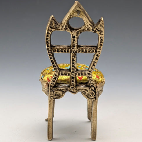 1920年代 アンティーク 真鍮製 椅子型 懐中時計ホルダー イエロー刺繍シート