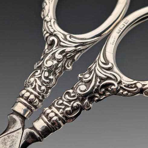 1902年 アンティーク 純銀製ハンドル裁縫ハサミ 3点セット Levi&Salaman