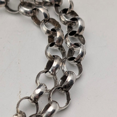 1977 年英國不列顛尼亞銀禧紀念錠吊墜和超厚純銀鍊,共重 45.5 克