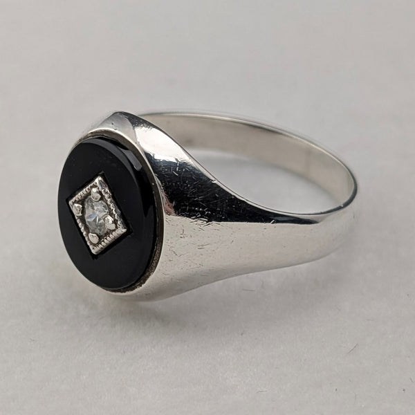 1987 British vintage sterling silver signet ring with onyx (size 20)