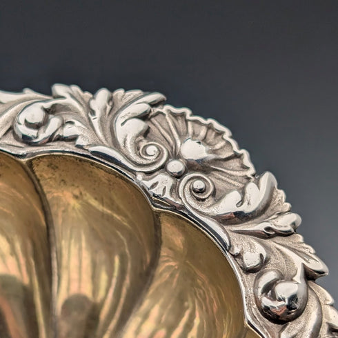 1820 年代英國古董純銀鹽盤一對,總重 230 克,巴納德家族