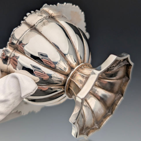 1820 年代英國古董純銀鹽盤一對,總重 230 克,巴納德家族