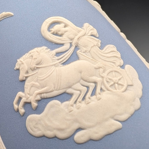 英国ヴィンテージ ウェッジウッド ジャスパーウェア製 一輪挿し花瓶 ペールブルー