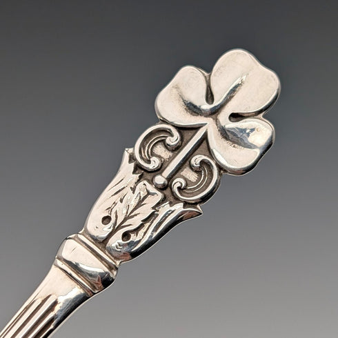 1982 British vintage sterling silver tea caddy spoon 13g with clover decoration JB Chatterley