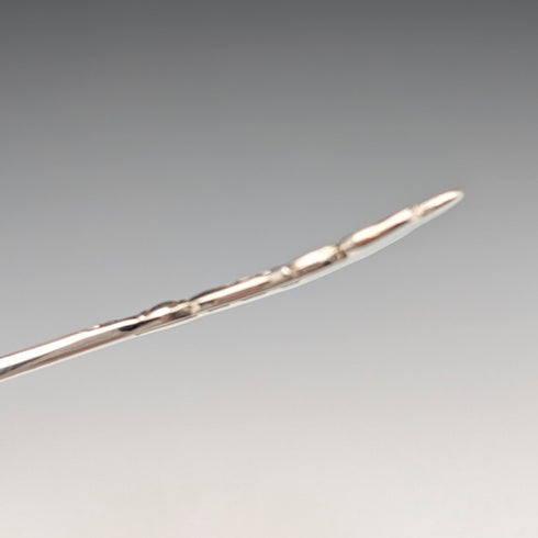 1982 British vintage sterling silver tea caddy spoon 13g with clover decoration JB Chatterley