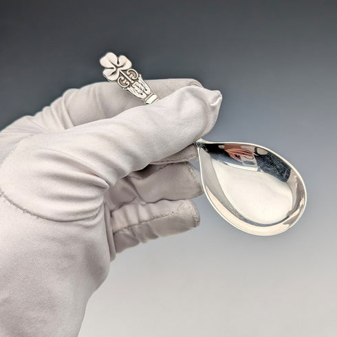 1982 British vintage sterling silver tea caddy spoon 13g with clover decoration JB Chatterley