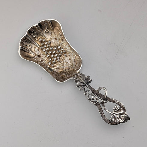 1971年 英国ヴィンテージ 純銀製 ティーキャディースプーン 19g 葡萄装飾 Bert Gordon