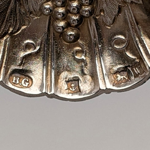 1971年 英国ヴィンテージ 純銀製 ティーキャディースプーン 19g 葡萄装飾 Bert Gordon