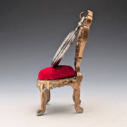 1920年代 アンティーク 真鍮製 椅子型 懐中時計ホルダー レッドベロアシート