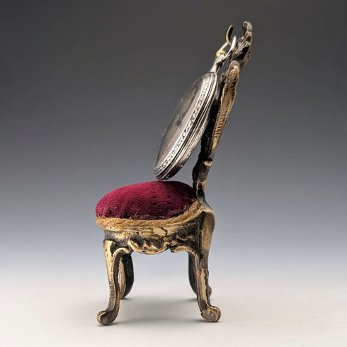 1920年代 アンティーク 真鍮製 椅子型 懐中時計ホルダー ボルドーベロアシート