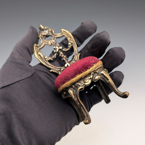 1920年代 アンティーク 真鍮製 椅子型 懐中時計ホルダー ボルドーベロアシート