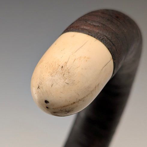 英国アンティーク ボーン装飾 曲がりハンドル 革巻き鉄芯シャフト ステッキ 杖 89cm
