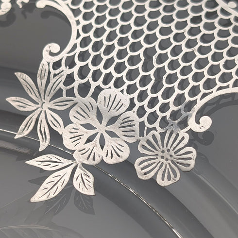 古董美國銀質覆蓋花卉裝飾玻璃盤,直徑 27 厘米