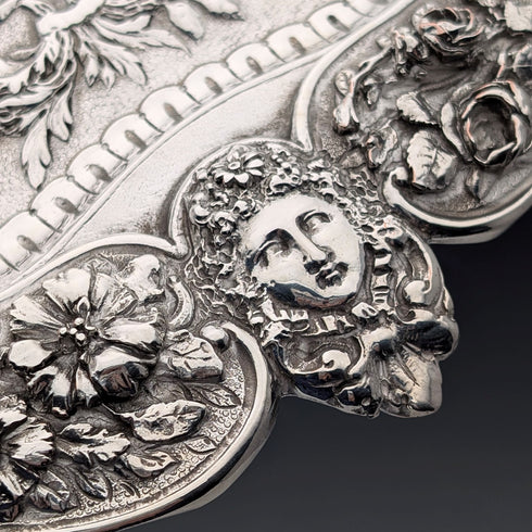 中期ビクトリアン 英国アンティーク シルバープレート製 レリーフ彫刻 角形ドレッシングテーブルトレイ